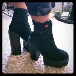 💕Jeffrey campbell chunky boots, hello kitty, 9